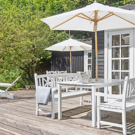 Hébergement de vacances Stunning In With Kitchen *